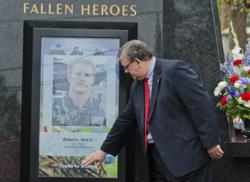 Honouring fallen U.S. soldiers with digital signage